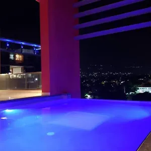 2b/r Parkhurst Paradise With Infinity Edge Rooftop Pool Apartment